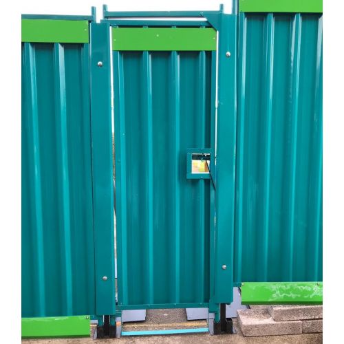Standalone steel pedestrian gate for temporary hoarding